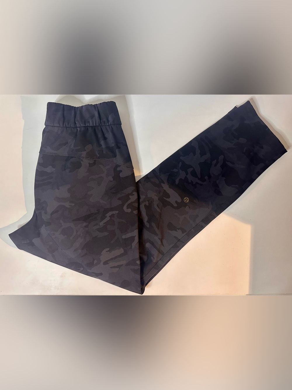Lululemon Keep Moving 7/8 High Rise Pant Camo Grey Sz 4 27”